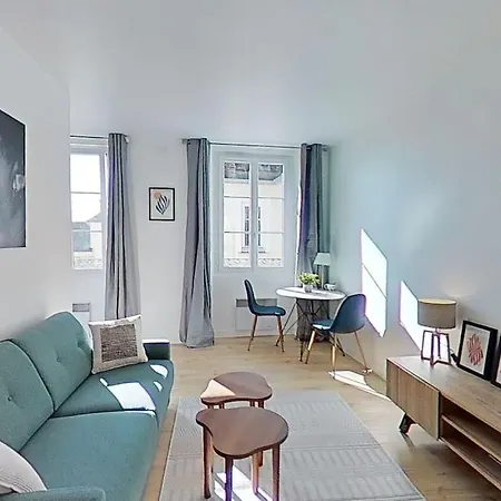 La Cour Des Artistes アパート フォンテーヌブロー